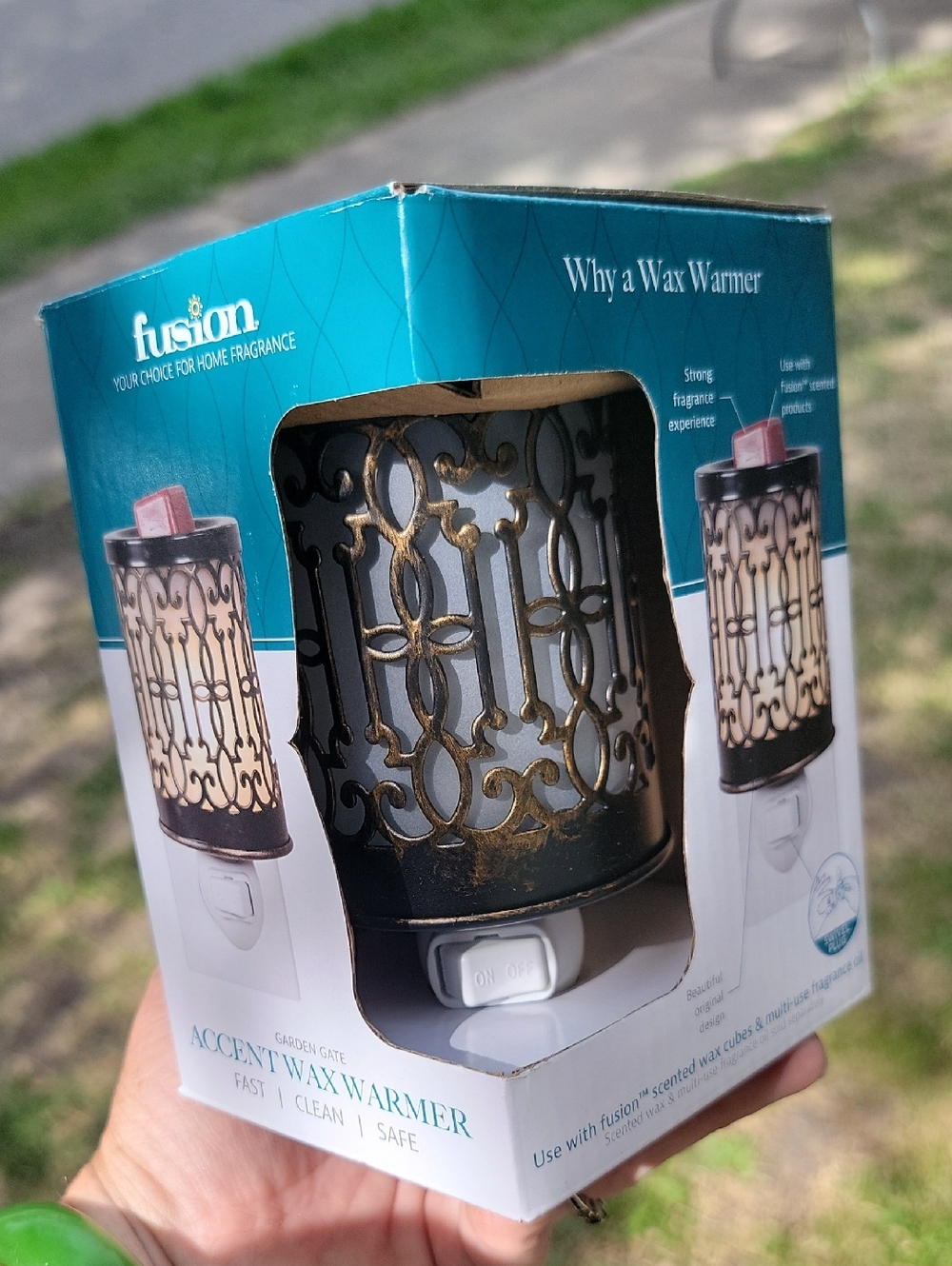 Fusion Accent Wax Warmer in Black and Gold